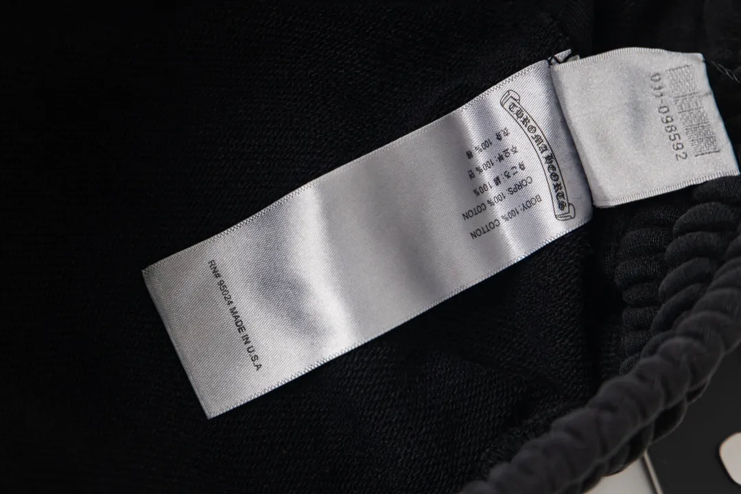 P220 model number Y661 CHROME HEARTS/Chrome Hearts CH 23SS washed trousers and sweatpants, soft and comfortable, and the upper body experience is overwhelming. The pants are decorated with classic cross leather patches, which are full of design. Trousers with elastic waist and leggings, a super versatile fashion item, will definitely turn heads. A must-have treasure sweatpants. The shape is super easy and easy to wear. Both men and women can easily wear it. They are the first choice for the street, don’t miss it! ! ! size:S-XL